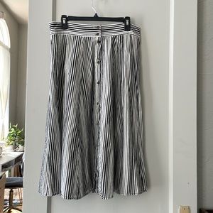 Universal Threads Black and White Striped Midi Skirt